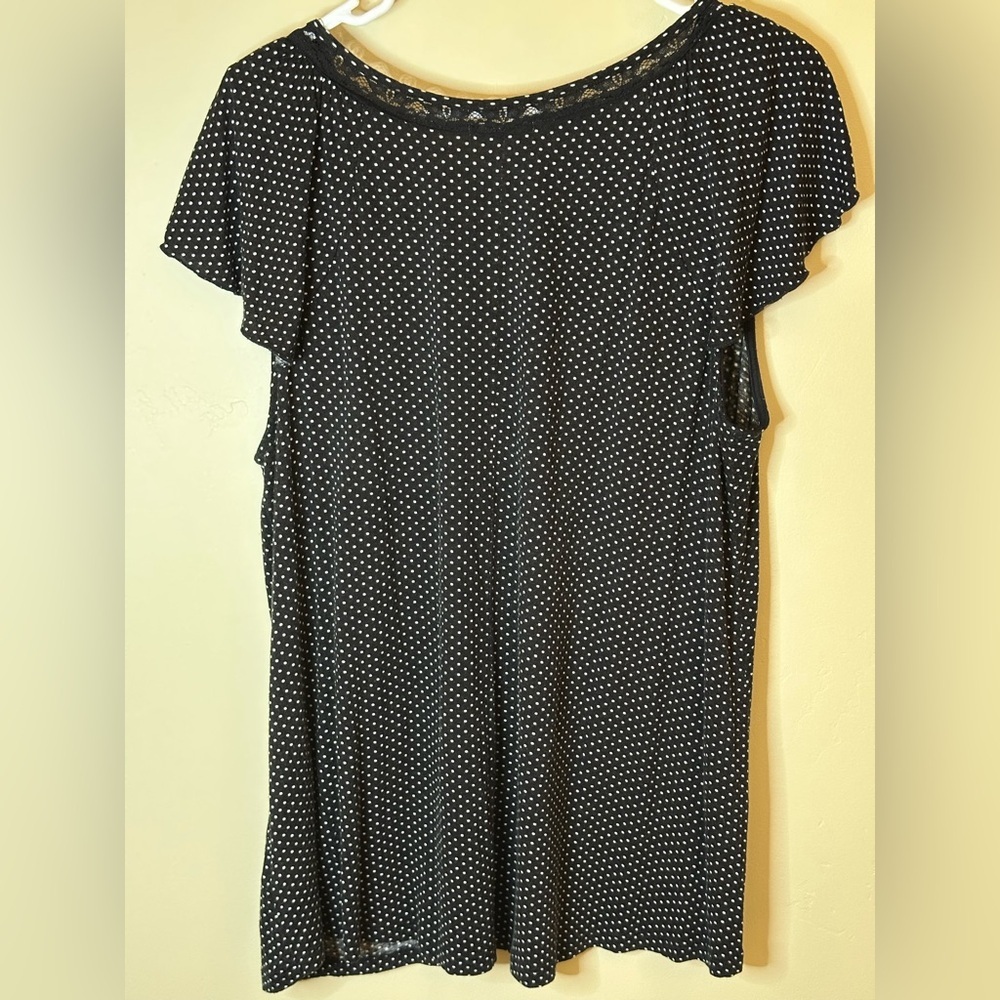 Maurices 2X Black White Polka Dot V-Neck Lace Flutter Sleeve Blouse - Picture 2 of 6